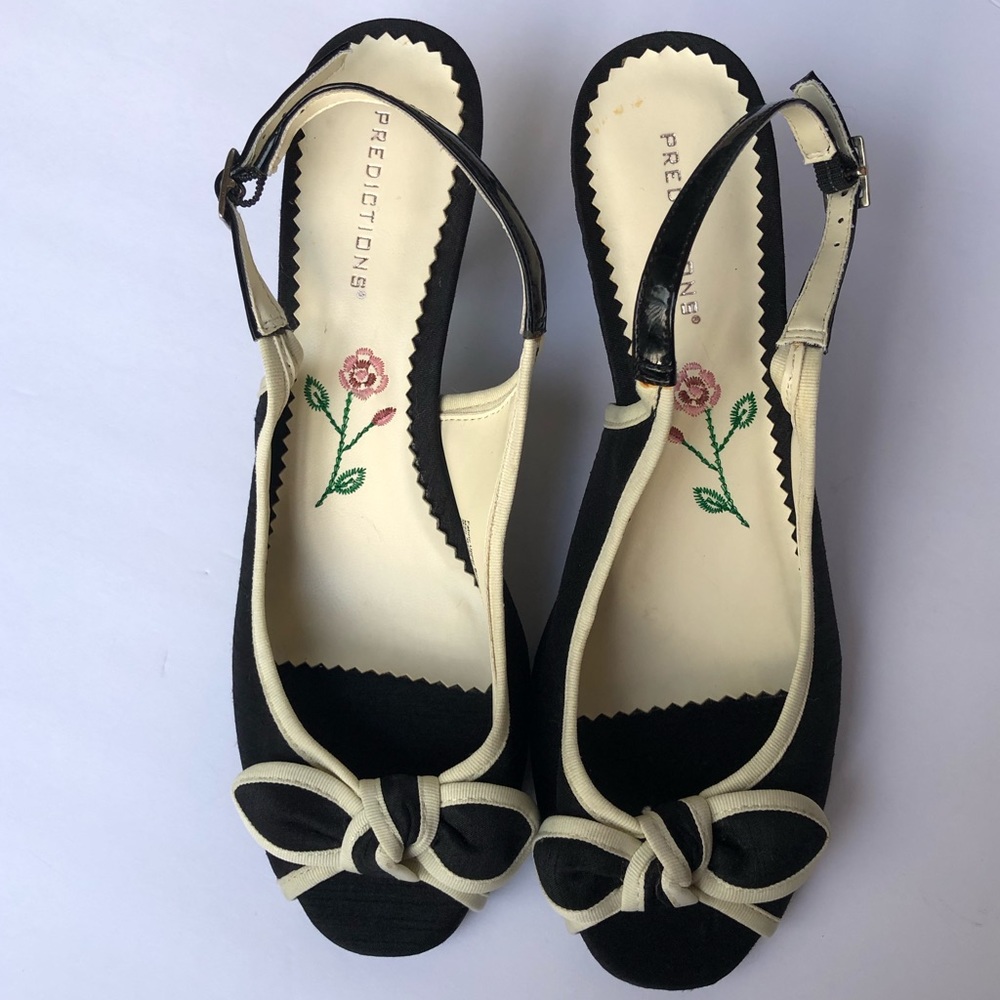 Predictions sandal bow tie embroidered flower